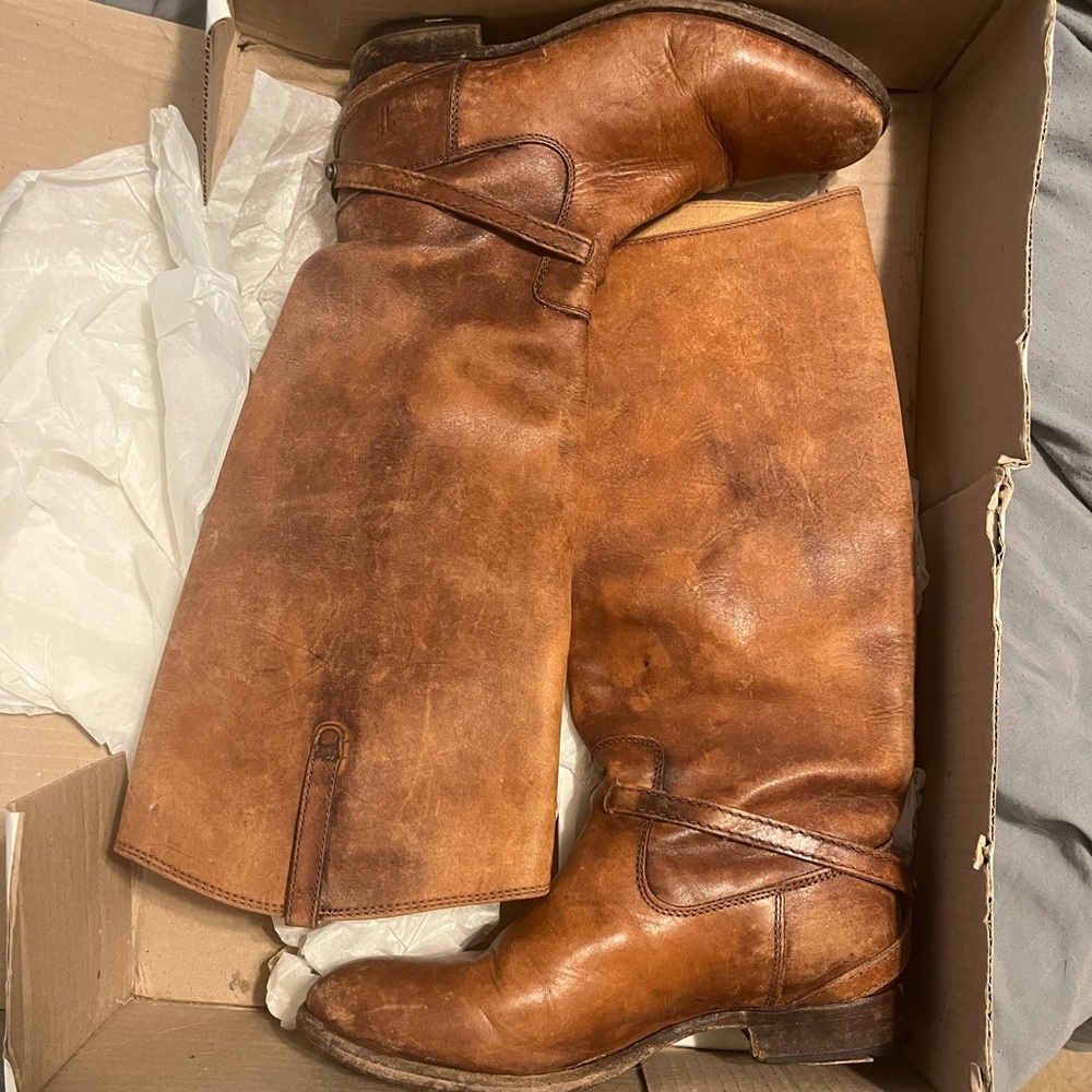 Frye Lindsay Plate Distressed Boots size 7.5